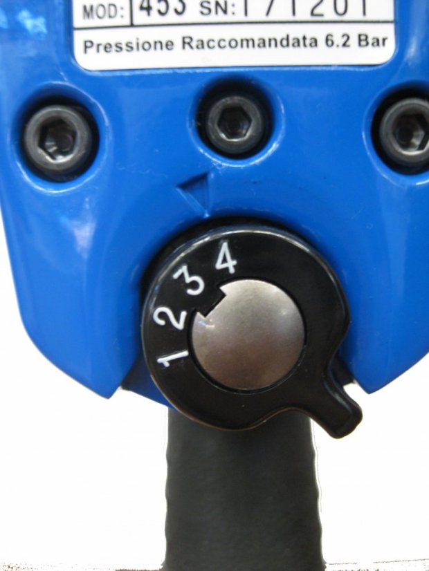 Pneumatický 1/2" rázový utahovák AP 453/K v sadě