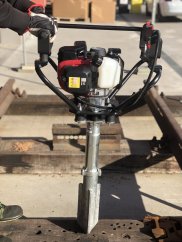 Šípový podbíják s benzinovým motorem Honda RCT 1500 P